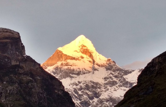 Neelkanth Mountain